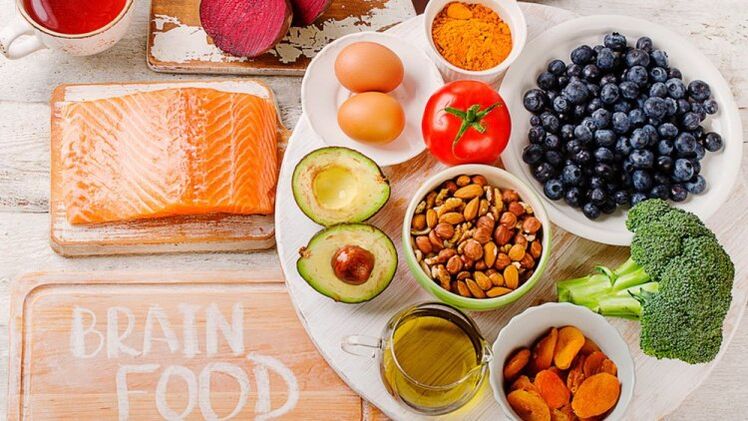 Des aliments riches en vitamines qui sont bons pour le cerveau